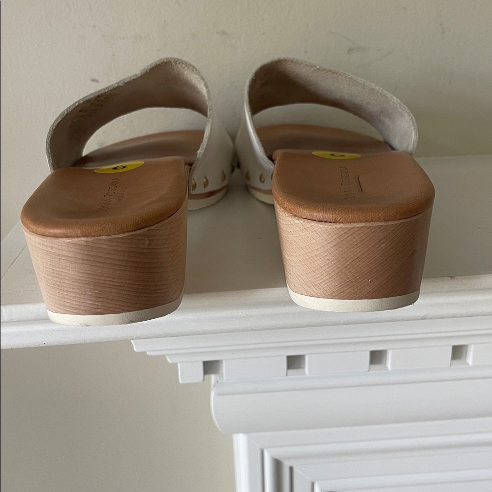 Donna Toscana Wooden White Leather and golden hardware Slide Sandals Size 9 EUC - Picture 3 of 7